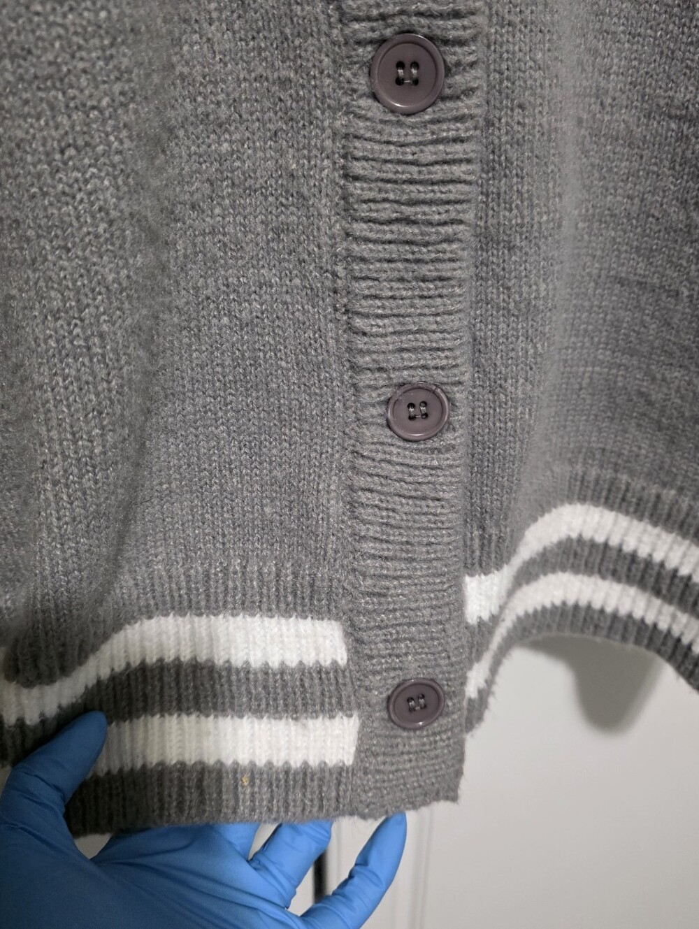 Golden Earth Studio Womens Gray V-Neck Button Boyfriend Cardigan w Stripe Hem - Picture 5 of 11